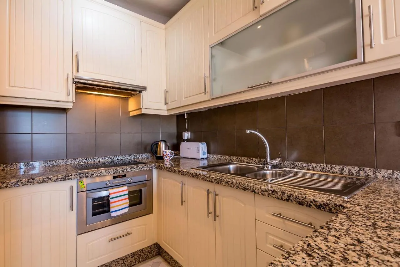 Casablanca 50 Oasis Properties Nerja 0*,
