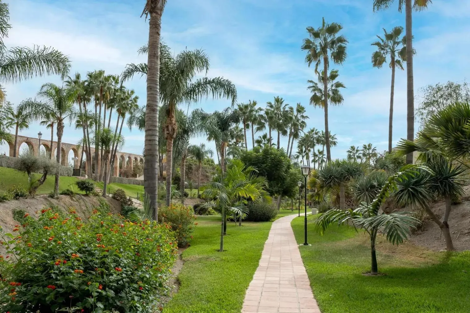 Casablanca 50 Oasis Properties Nerja 0*,