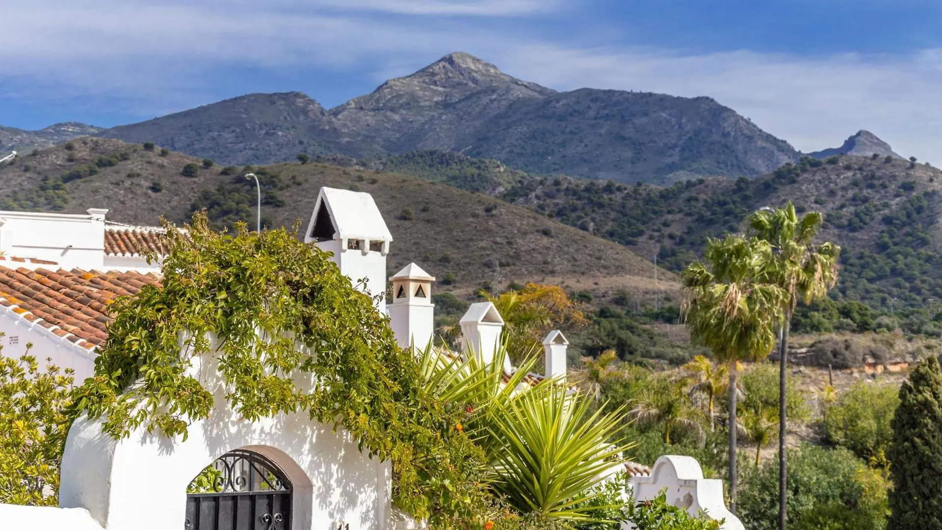 Casablanca 50 Oasis Properties Nerja Apartment